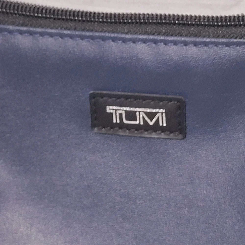 TUMI for Delta Navy Blue Faux Leather Travel Amenity Pouch Set of 2 Zippered